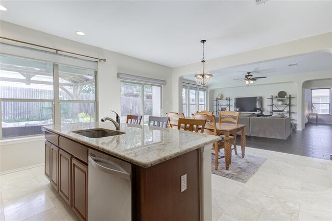 Building Photo - 920 Autumn Sage Way