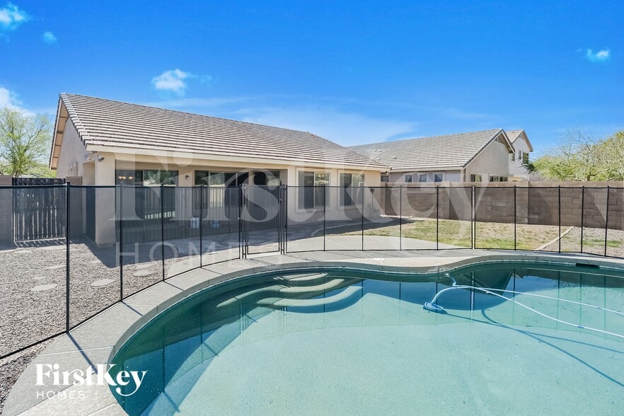 Building Photo - 2494 W Mericrest Way