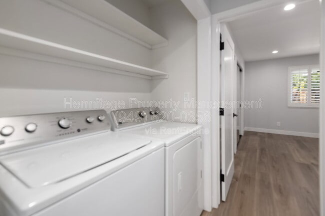 Building Photo - 1199 E 1st St