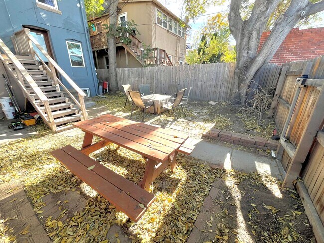 Building Photo - NEW LOW PRICE and Move in Special - Charming 2 bed 1 bath W/D in unit, free parking, renovated ki...