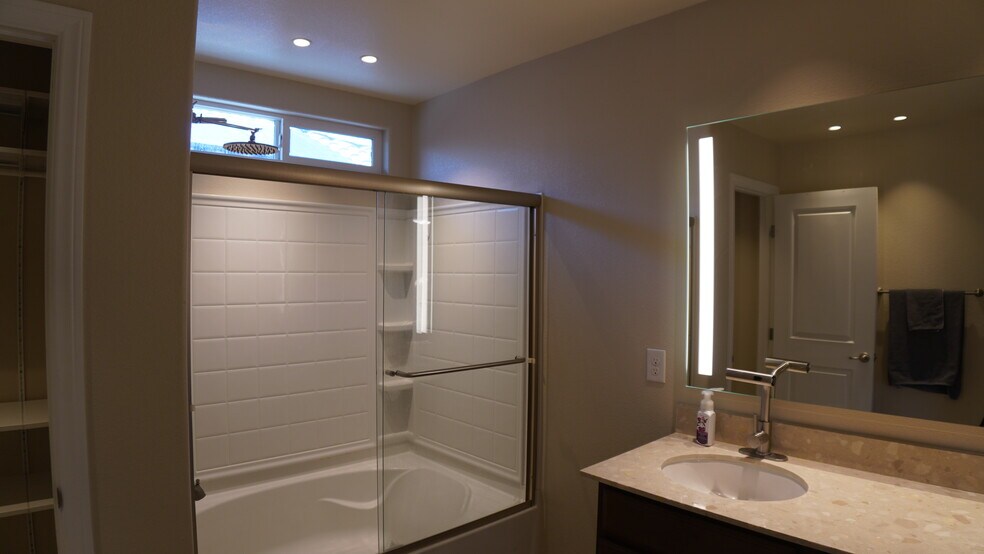 Building Photo - 5532 Autumn Cliffs Way