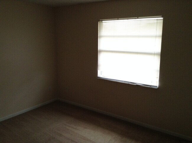 Building Photo - Convenient 2 Bedroom Townhome Near UCF & Full Sail – Available Now!