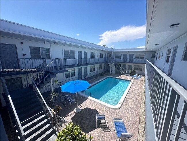 Building Photo - 30 SE 4th Ave