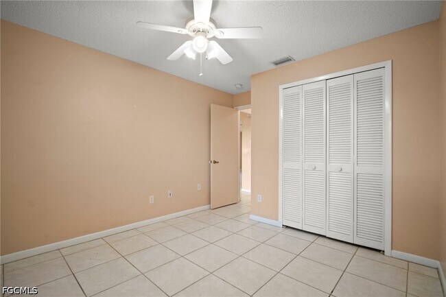Building Photo - 4406 Santa Barbara Blvd S