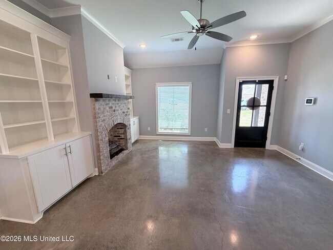 Building Photo - 531 Birchwood Blvd