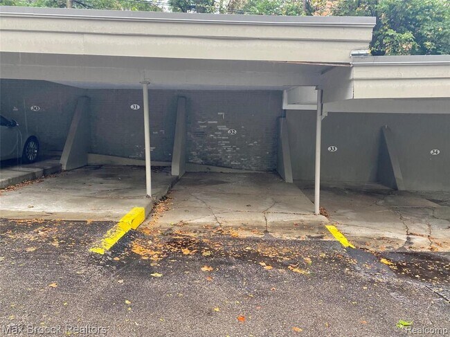 Building Photo - 1115 N Old Woodward Ave