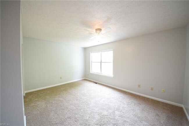Building Photo - 313 Gaylor Ln