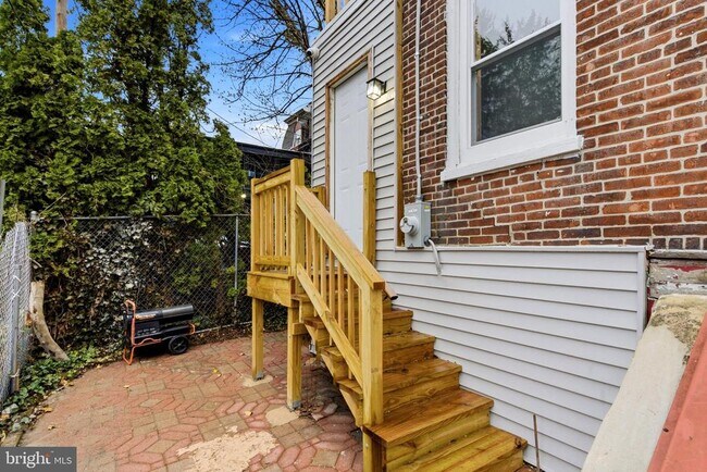 Building Photo - 111 Hanover Dr
