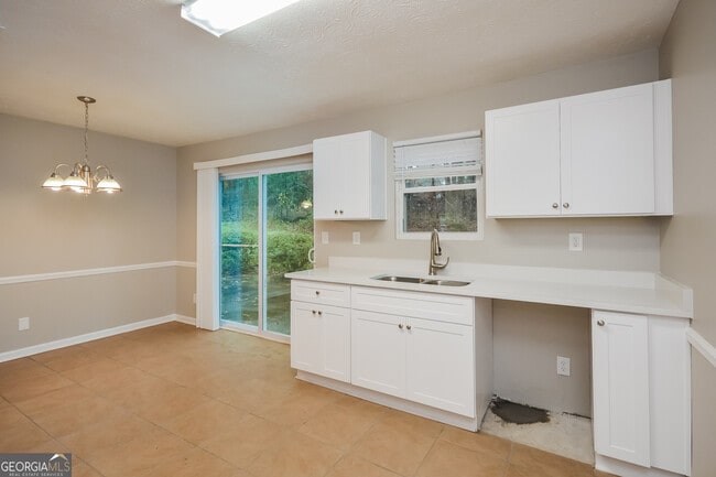 Building Photo - 5375 Rocky Pine Dr