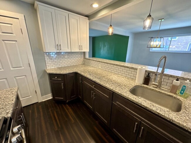 Building Photo - Open Concept 3 Bed 1.5 Bath in Swissville!