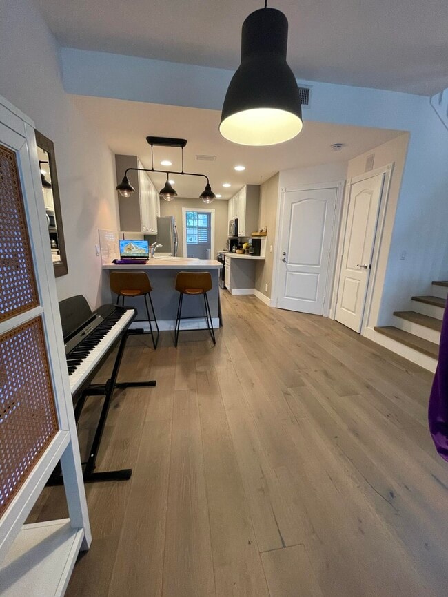 Building Photo - 245 Fortuna Dr