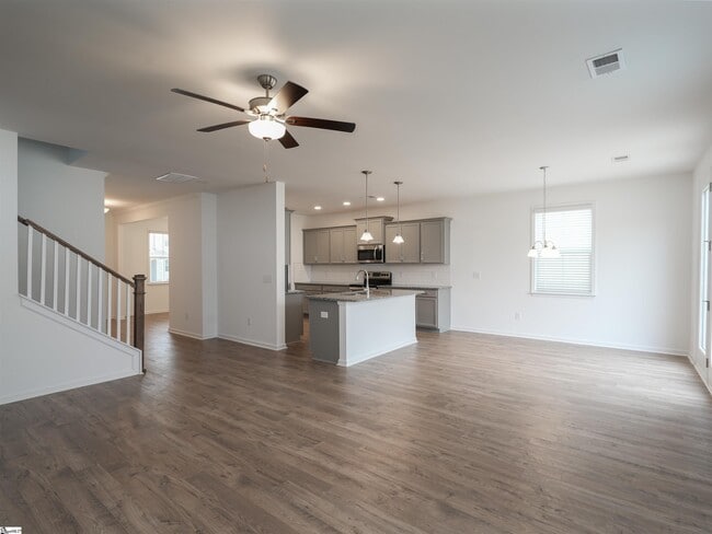 Building Photo - 51 Thorne St