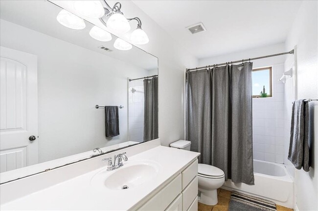 Building Photo - 8113 Via Verde Dr