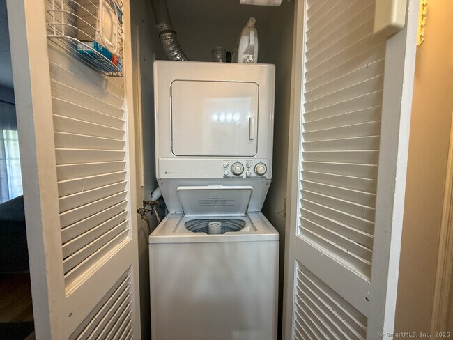 Building Photo - 55 Cross St