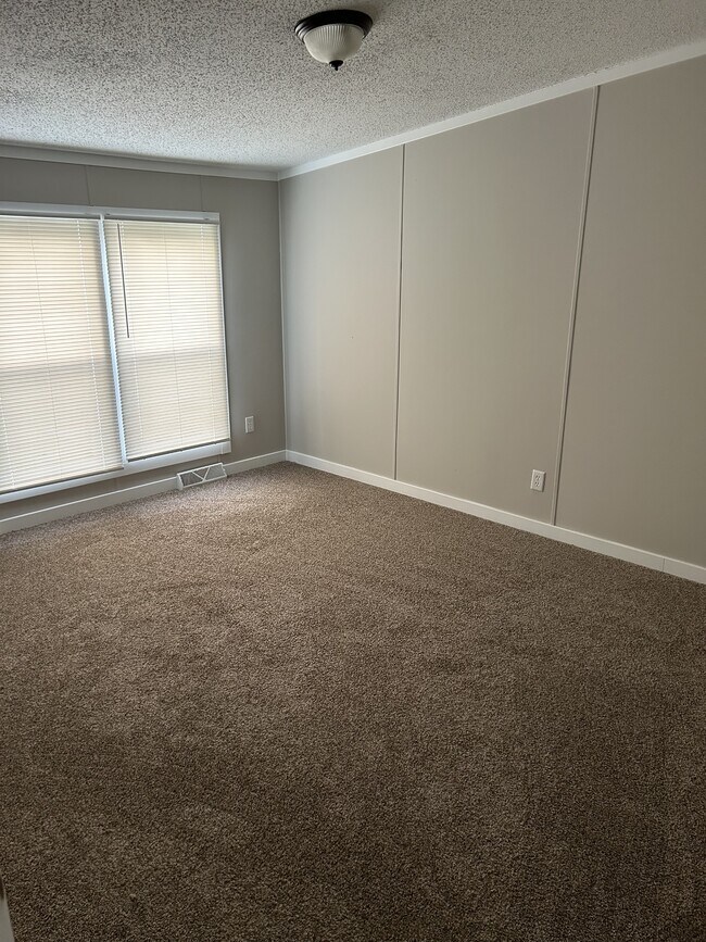 Building Photo - 710 E Morgan St