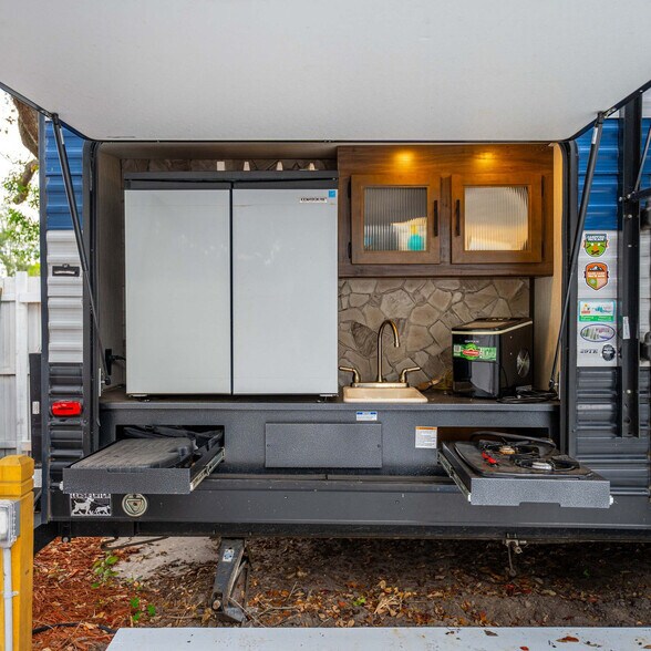 Building Photo - 1905 W St Louis St