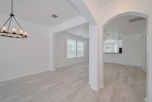 Building Photo - 23611 Plantation Pines Ln