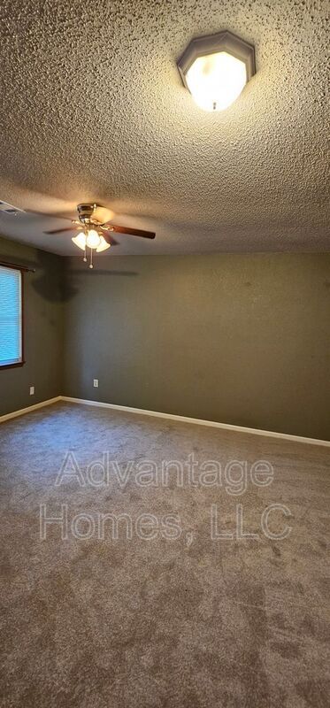 Building Photo - 9926 W 88th Terrace