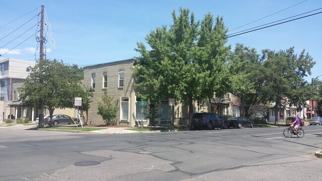 Building Photo - 811 24th St