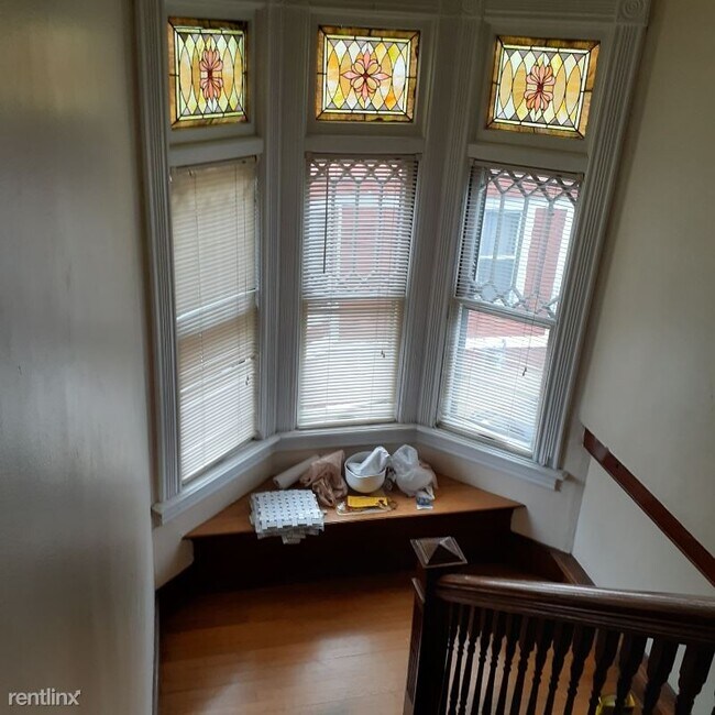Building Photo - 3 br, 1 bath Apartment - 19-21 Beechwood Ave