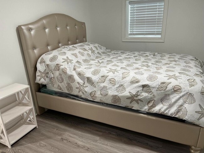 Building Photo - 3 S Richards Ave