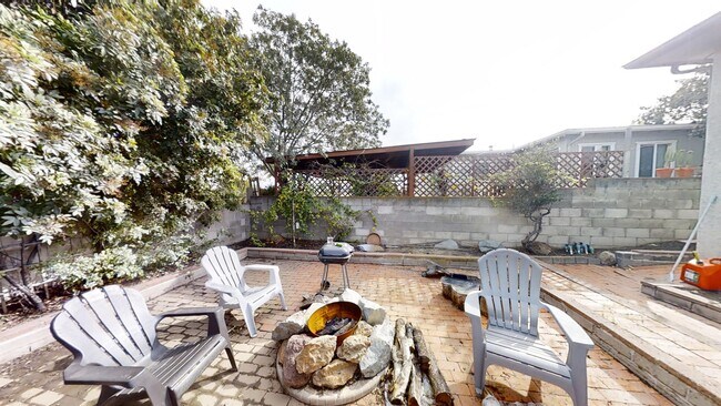 Building Photo - 4985 Curry Dr