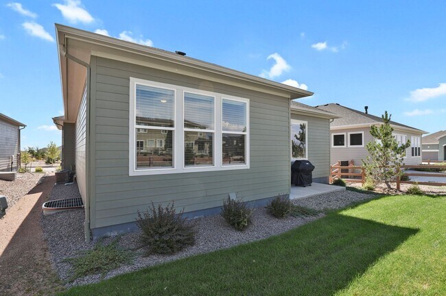 Building Photo - Single Family w/ Elegance