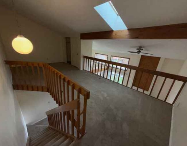 Building Photo - Spacious with sky light and loft!