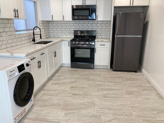 Building Photo - 3057 Vineyard Ave