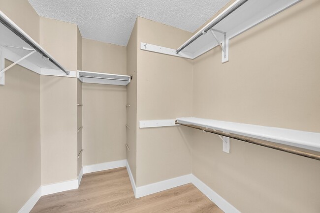 Building Photo - $2,495, 3 beds, 2.5 bath Updated Home in Co Springs with Fenced In Yard!