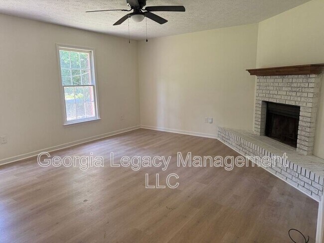 Building Photo - 208 Highland Park Dr
