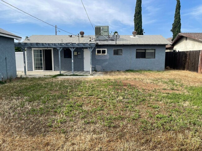 Building Photo - 3BD/1.5BA House -24701 Starcrest Dr.  Moreno Valley, CA 92553