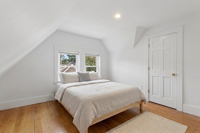Building Photo - 191 Davis Ave