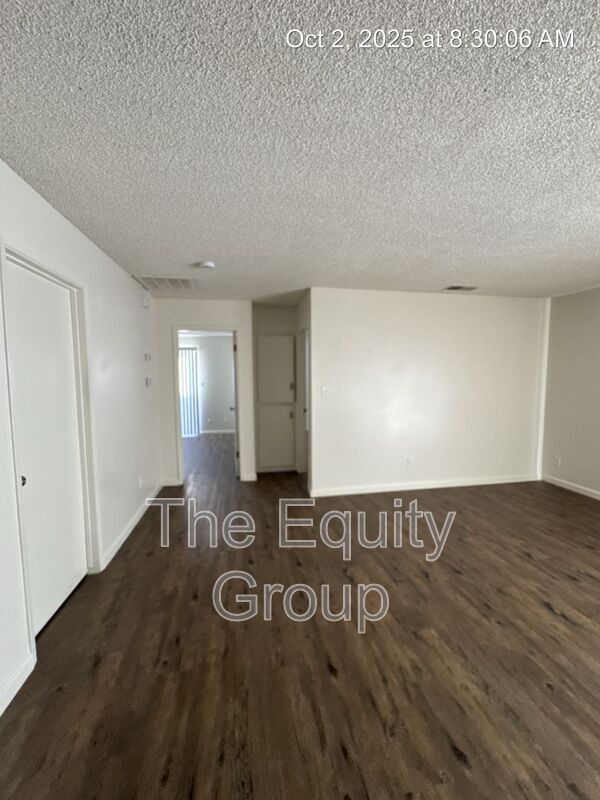 Building Photo - 3637 W Colonial Ave