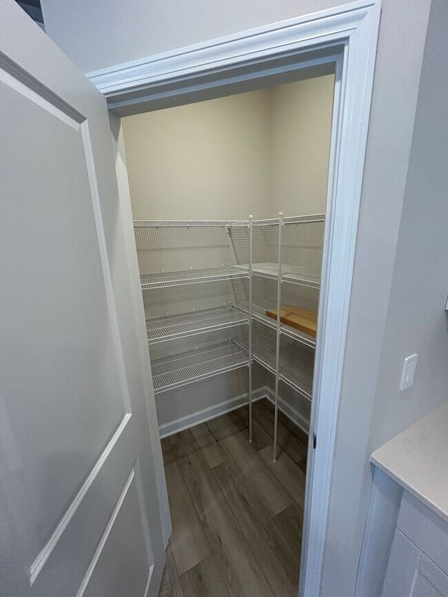 Building Photo - 6009 Port Royal St