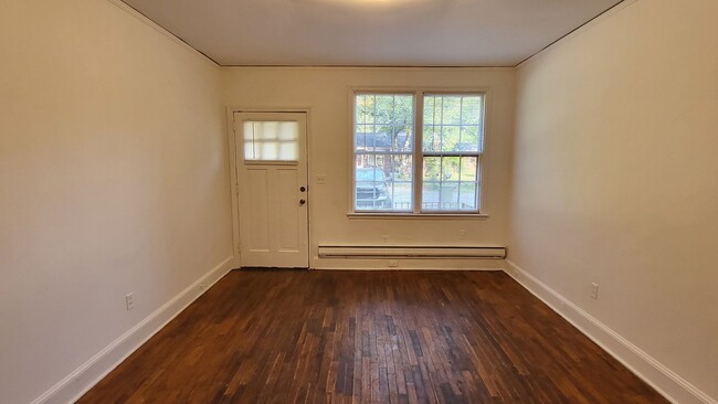 Building Photo - Two Bedroom Apt For Rent in Sumter SC! Two...