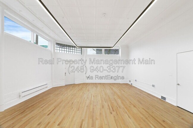 Building Photo - 12303 Klinger St