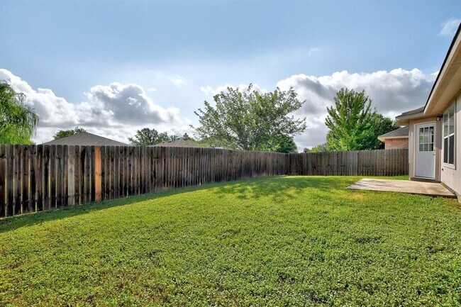 Building Photo - 361 Carriage Way