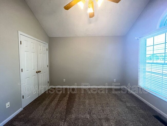 Building Photo - 3539 Harrisburg Dr