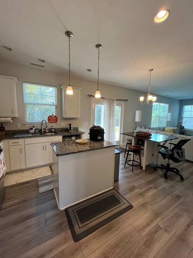 Building Photo - 5040 W Chandler Heights Dr