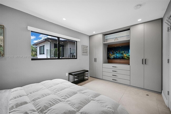 Building Photo - 145 NE 49th St