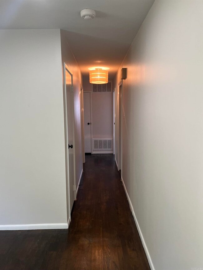 Building Photo - 68 White Oak Ln