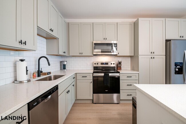 Building Photo - 100 Wilton Cir