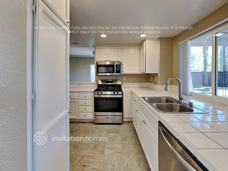 Building Photo - 30168 Milano Rd