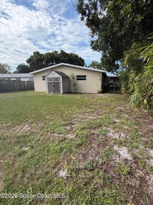 Building Photo - 2559 Locksley Rd