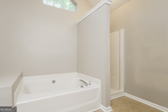 Building Photo - 130 Stoney Brook Way