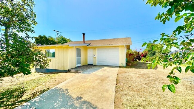 Building Photo - Wonderful Single-Story Fully Detached Gues...
