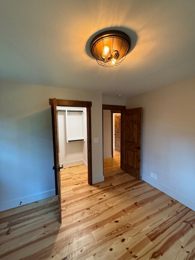 Building Photo - 233 Ranchwood Trail