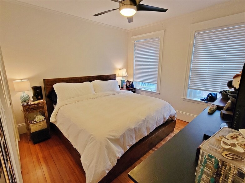 Building Photo - 14 Colbourne Cres