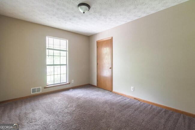 Building Photo - 310 Summerwood Ln